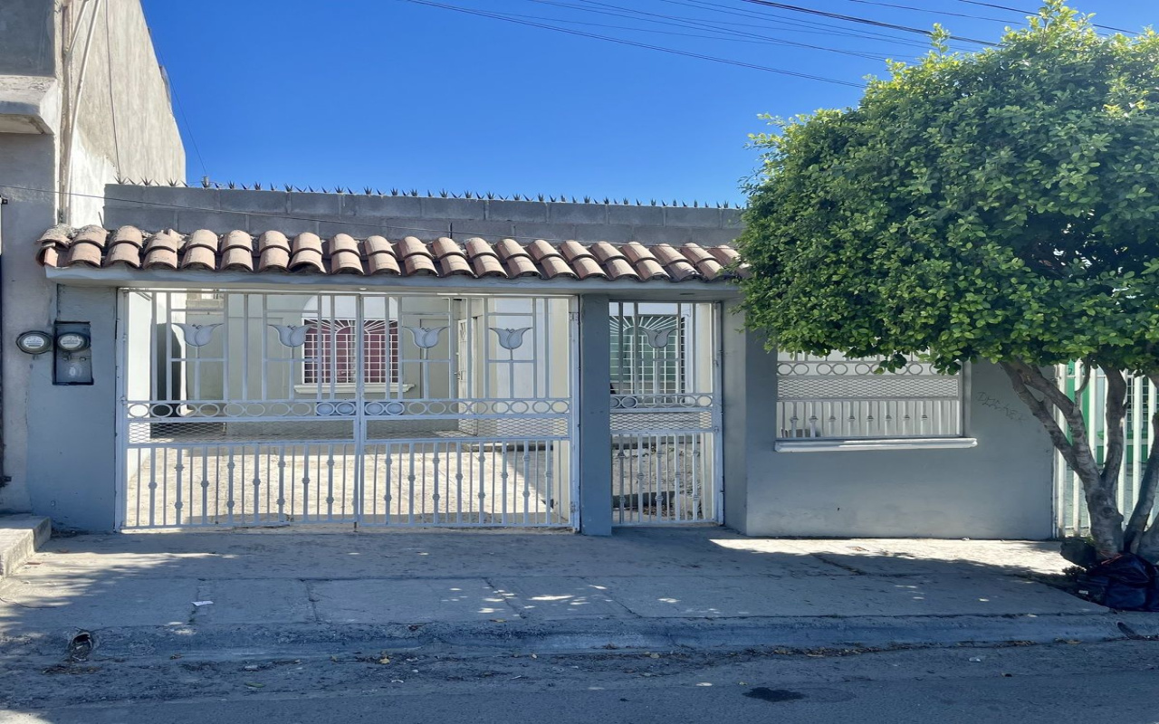 2609-2613 Av. Venecia, Tijuana, Baja California 22205, 0 , 2 Habitaciones Habitaciones,1 BañoBathrooms,Casa,En Alquiler,Av. Venecia,0,1169