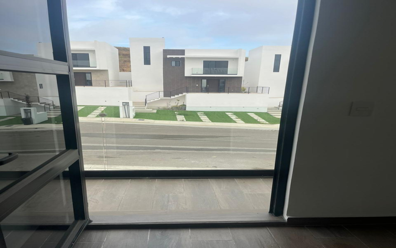 Blvd. San Marino KM 23.5, Tijuana, Baja California 22567, 0 , 3 Habitaciones Habitaciones,2 BathroomsBathrooms,Casa,En Alquiler,Blvd. San Marino KM 23.5,0,1200