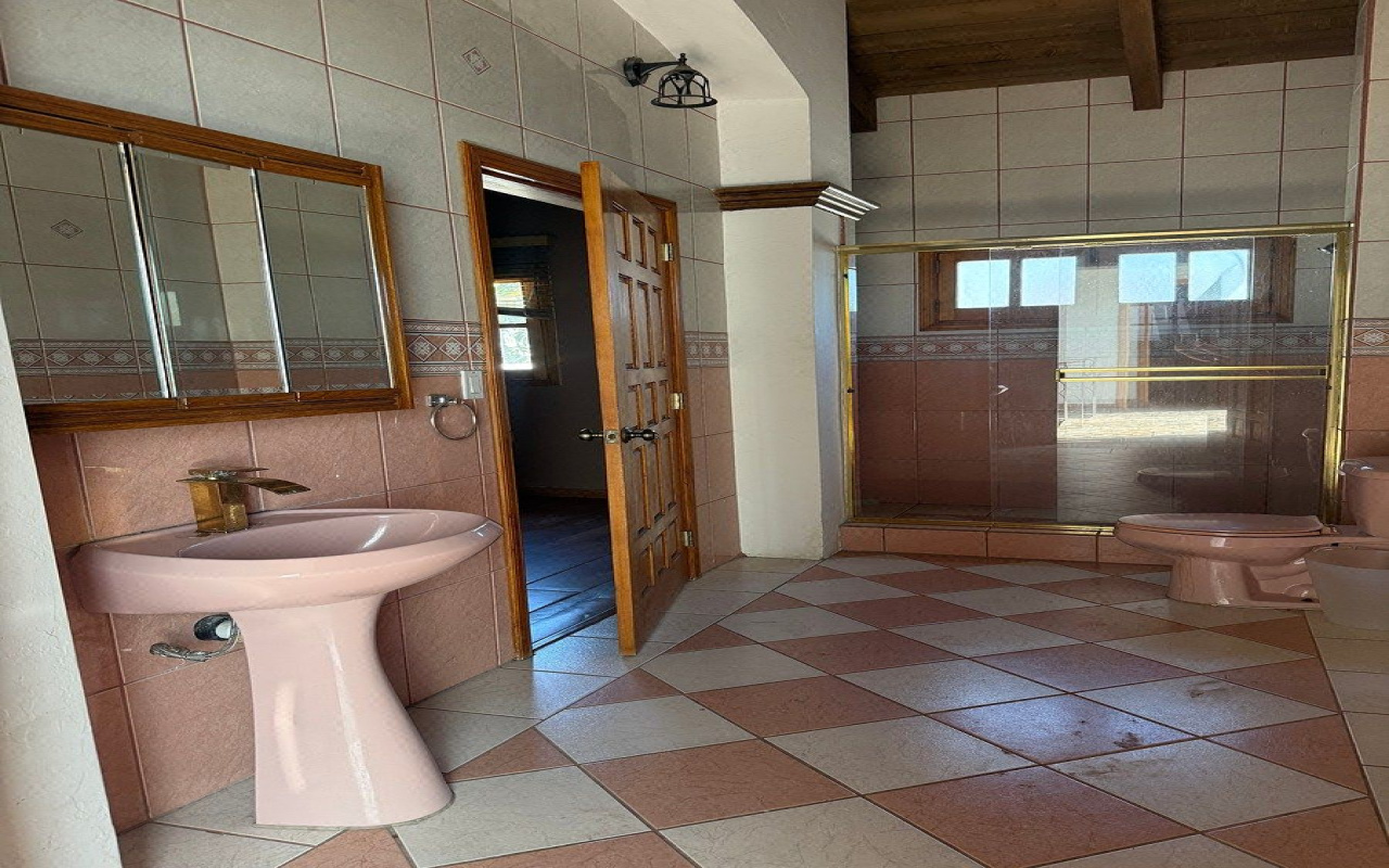 prolongacion francia y batopilas, Tijuana, Baja California 22046, 0 , 4 Habitaciones Habitaciones,3 BathroomsBathrooms,Casa,En Venta,prolongacion francia y batopilas,0,1243